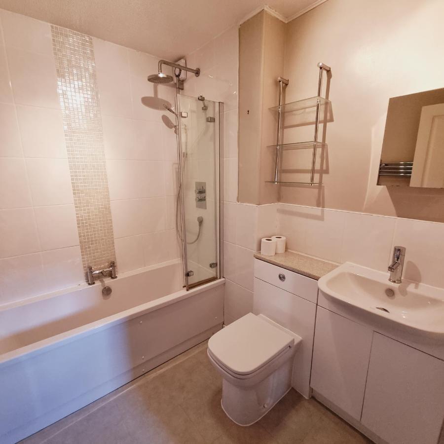 Private One Bedroom Apartment With Garden And Parking Тейм Екстериор снимка